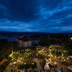 Hotel Meliores, Šilo