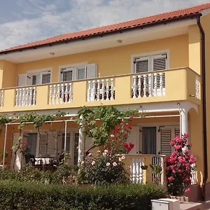 Appartamento And Hudoletnjak, Šilo