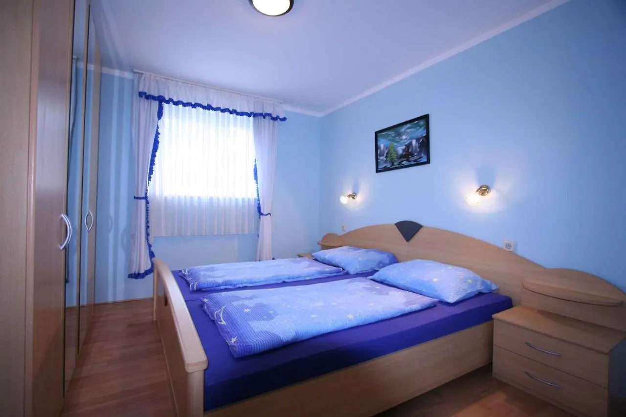 Apartments In Silo/Insel Krk 13571